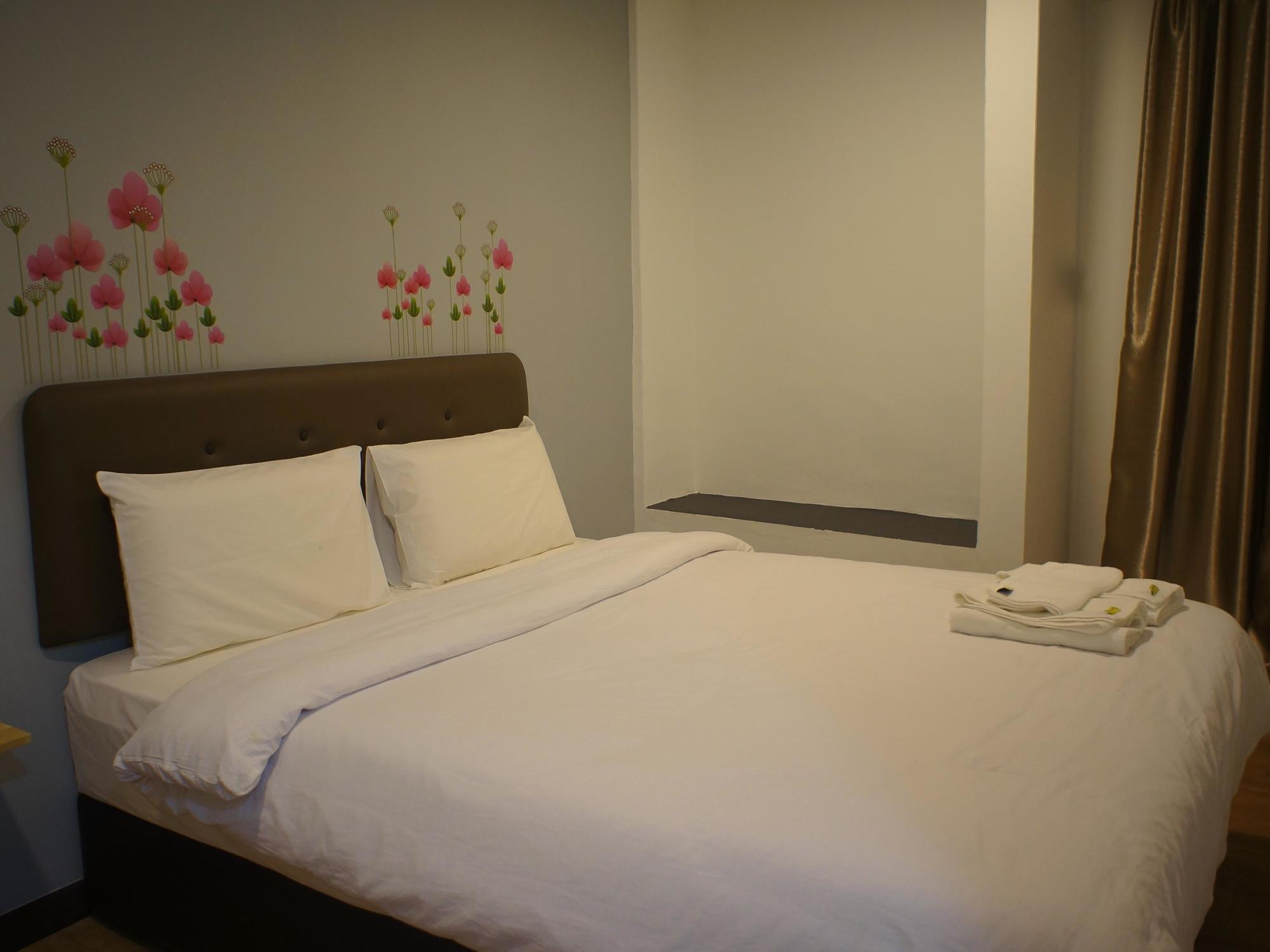 Hotel Viva Кланг Екстериор снимка