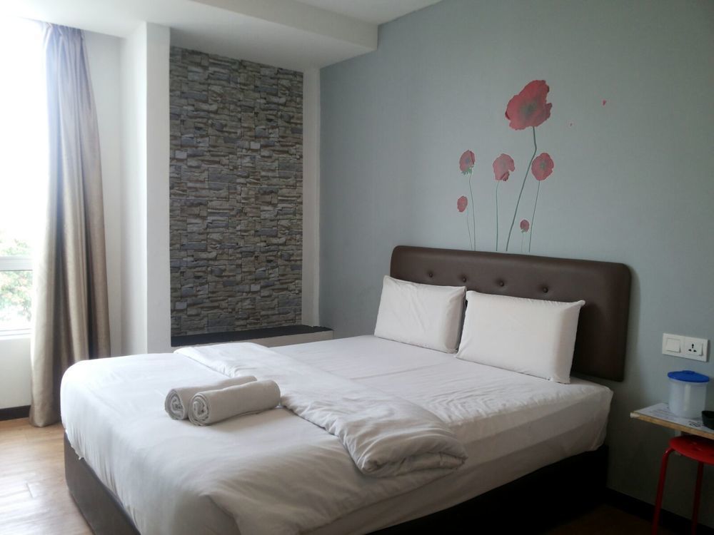 Hotel Viva Кланг Екстериор снимка