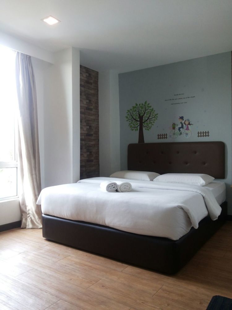 Hotel Viva Кланг Екстериор снимка